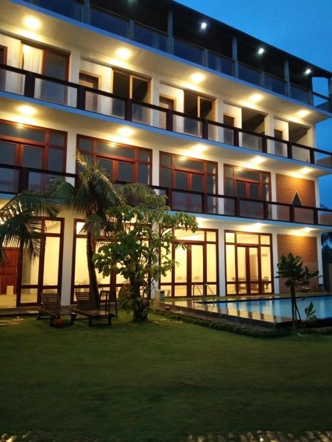 Hi Win Hotel Чилау Экстерьер фото